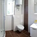 Ivona شقة